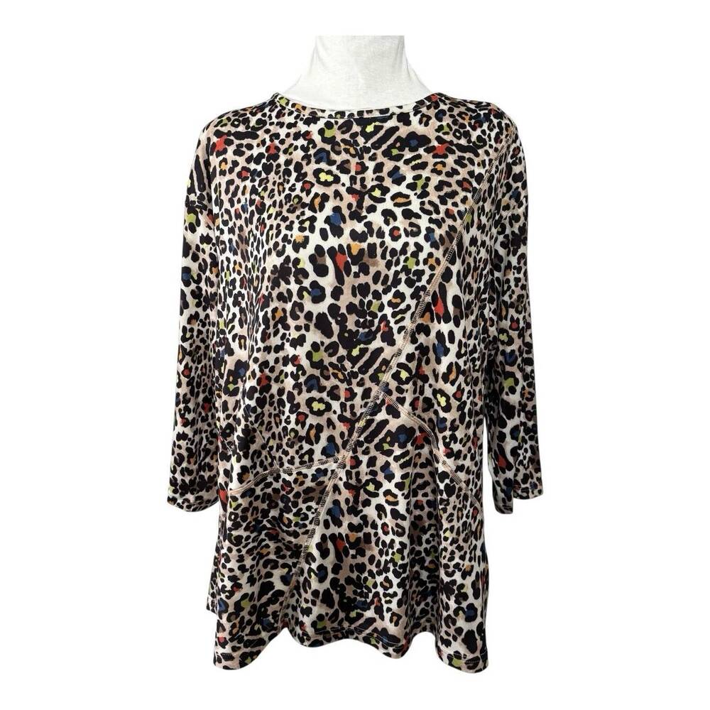 NEW A LA CARTE women's detachable cowl neck animal print top in multicolor